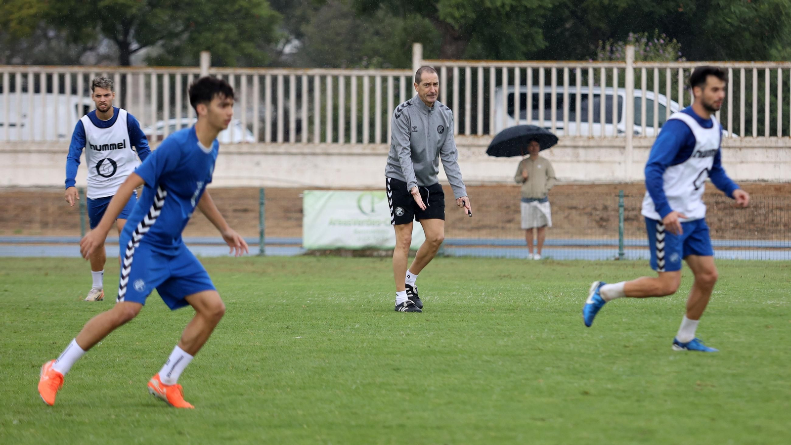 Primer entrenamiento del nuevo entrenador en el Xerez DFC