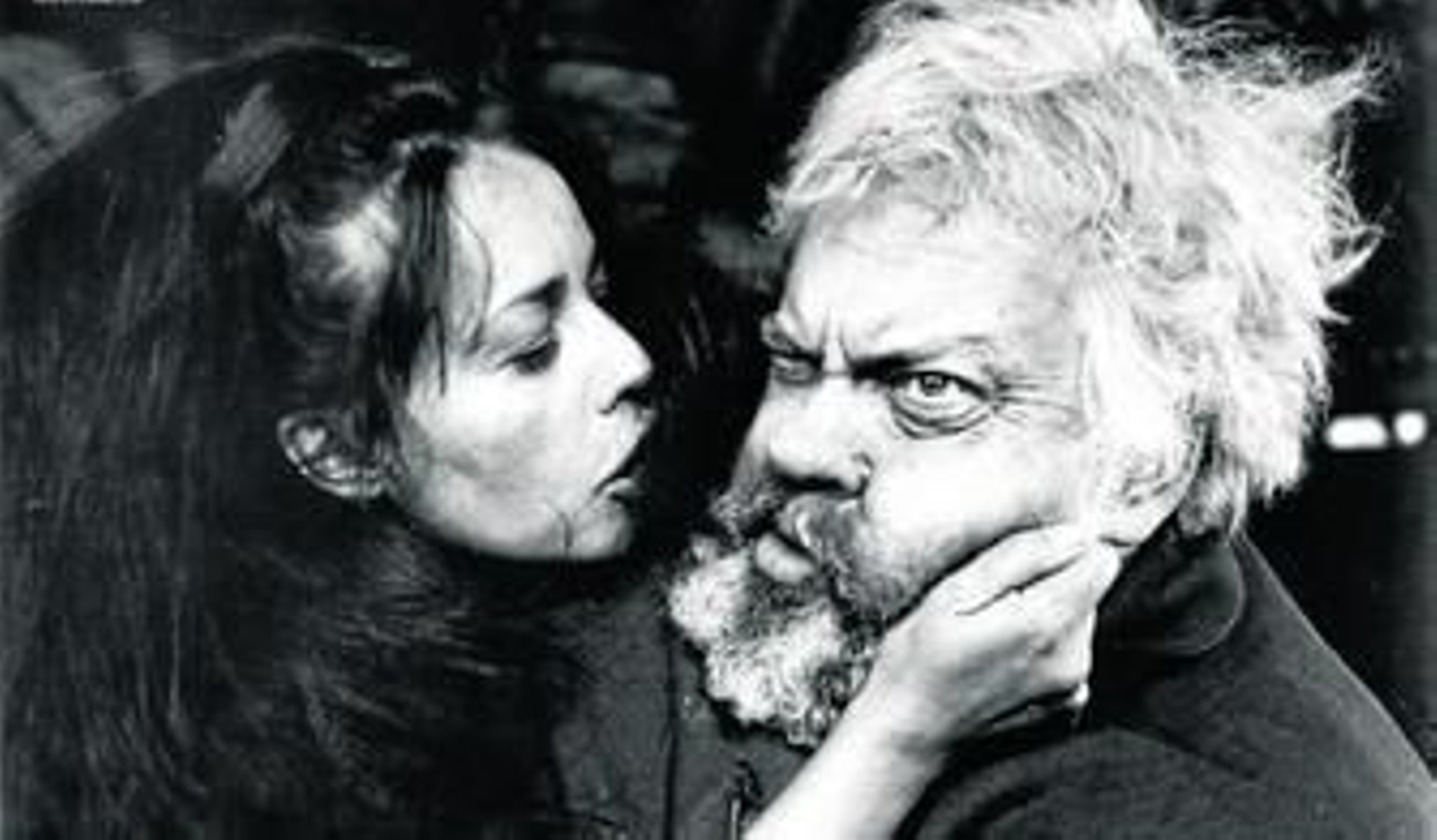 Jeanne Moureau y Orson Welles, en una escena de 'Campanadas a medianoche' (1965).