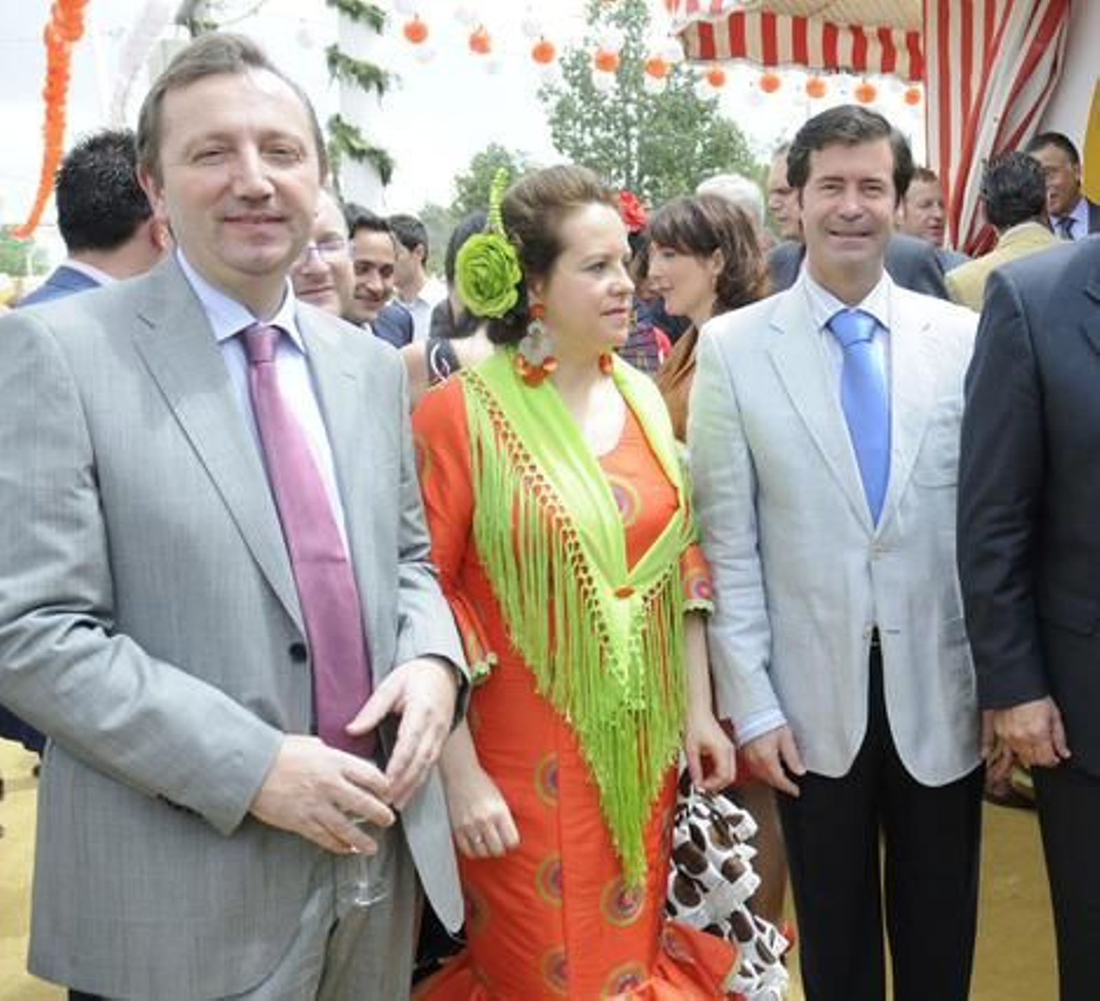 Manuel Recio, consejero de Empleo; María Victoria Román, directora de Universidades de la Junta; y Miguel Rus, presidente de Gaesco.

Foto: Juan Carlos Vázquez