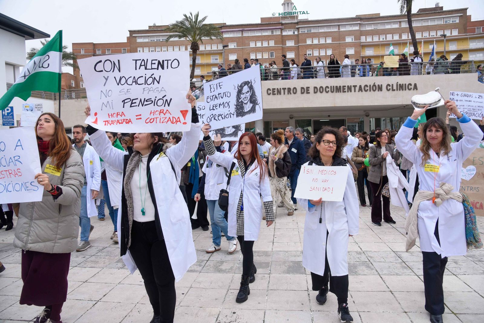 La manifestación por la huelga médica nacional, en imágenes