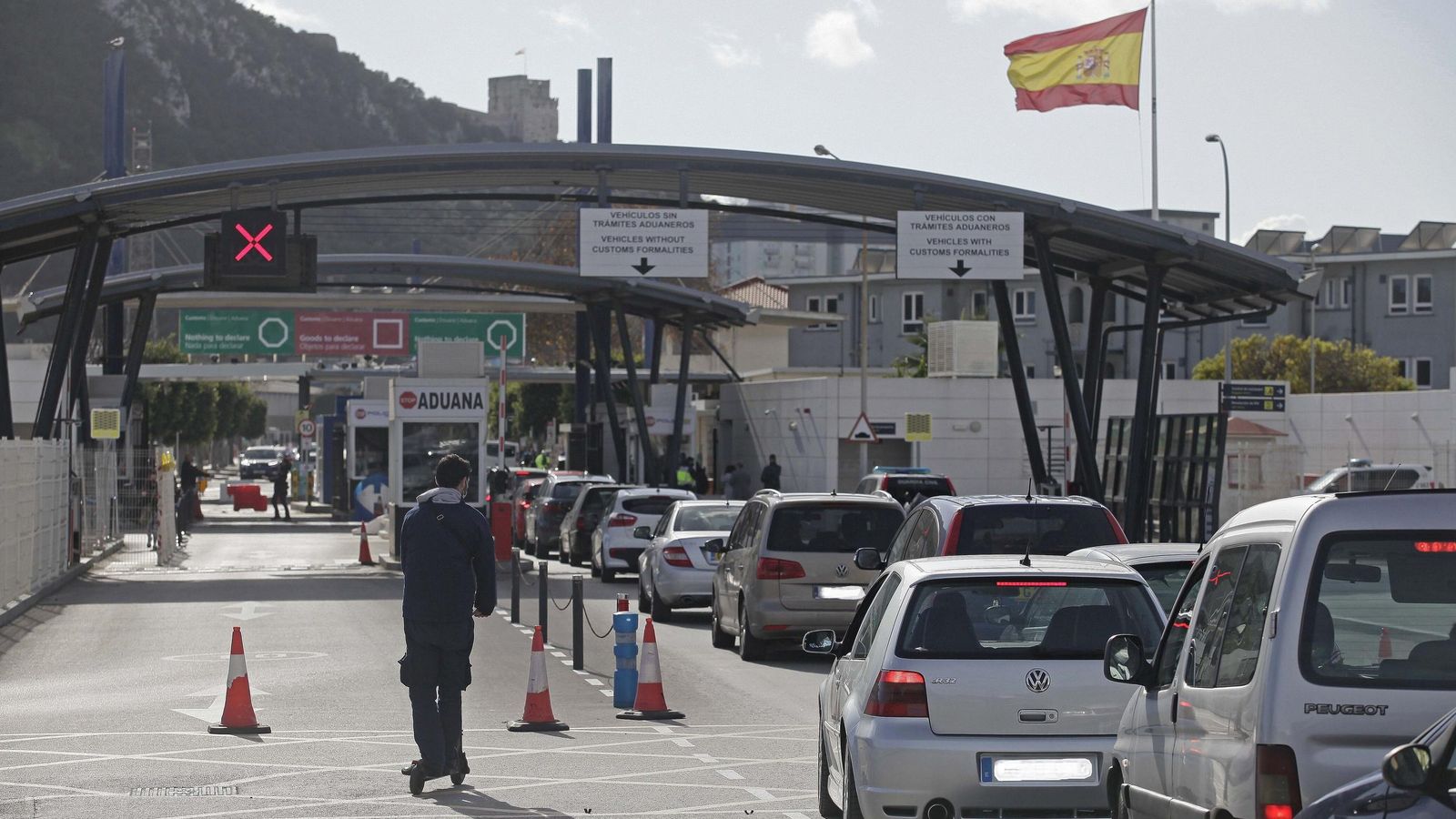 La Verja de Gibraltar, vista desde La Línea de la Concepción.