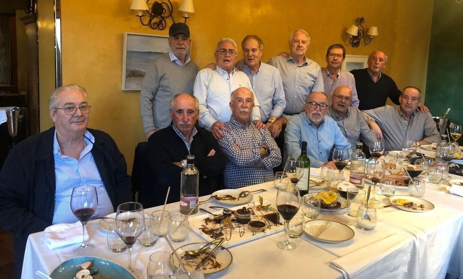 Juan Colón, Gonzalo Peral, Carlos Troncoso, Cefe Pérez, Carlos Mariscal, José Carlos Álvarez, Gonzalo Torreira, Juan Limón, Manolo Cuevas, Luis Valsero, Chano Guerrero y Teto Peral.