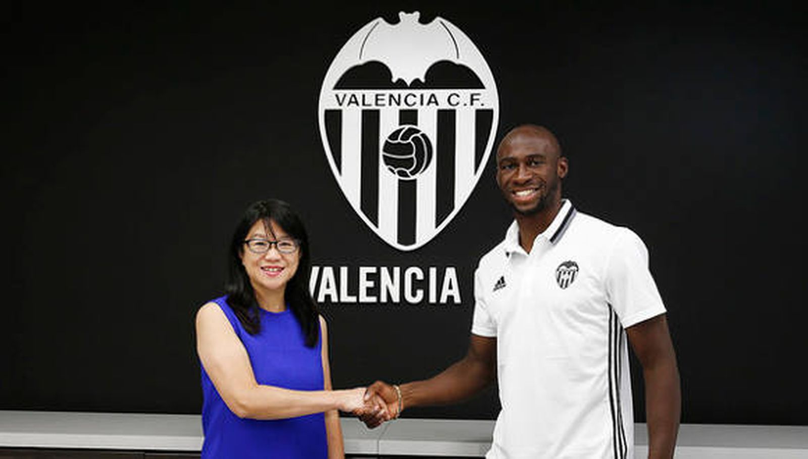 Mangala y Garay, nueva defensa para el Valencia