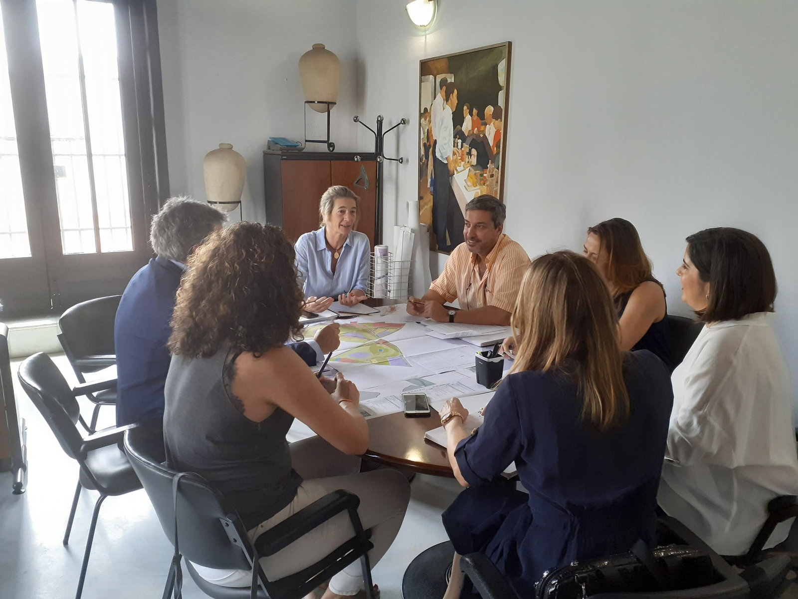Una imagen de la reunión mantenida en torno al proyecto de Viña Rango.