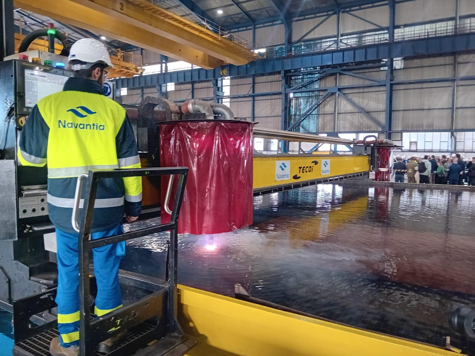 Primer corte de chapa del BAM-IS para la Armada que se construye en Navantia Puerto Real.