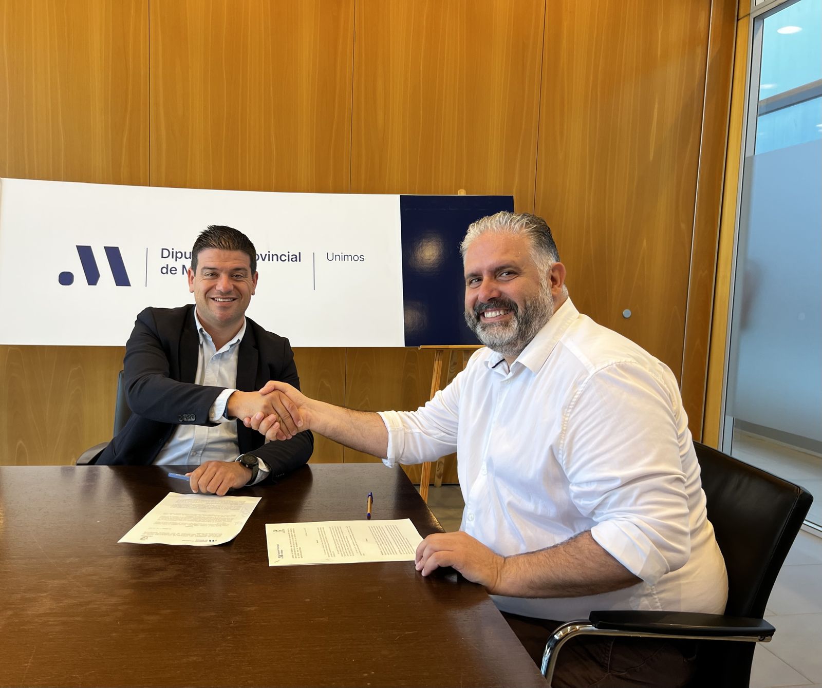 Un momento de la firma del acuerdo