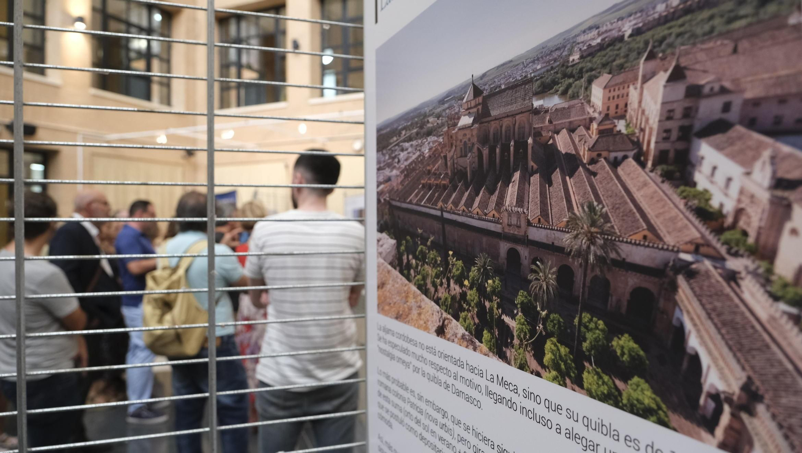 La mezquita de Córdoba es uno de los monumentos de la exposición.