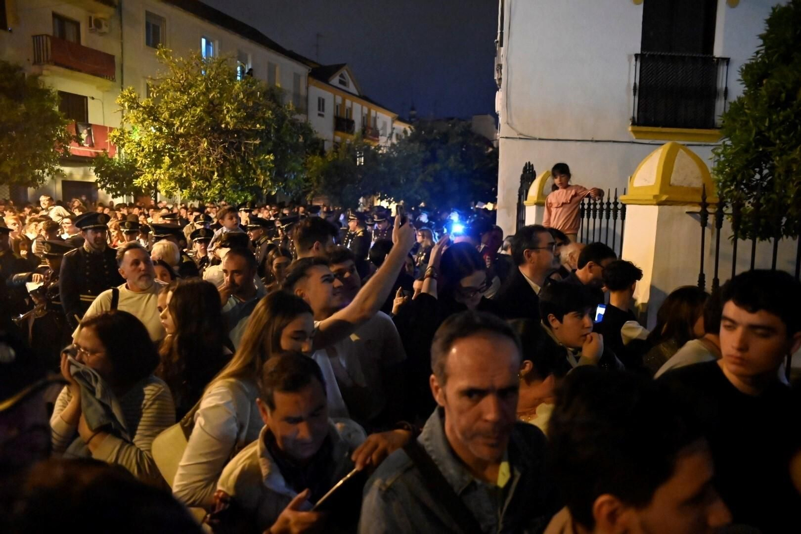 El Señor de la Salud da luz al Jueves de Pasión en Córdoba, en imágenes