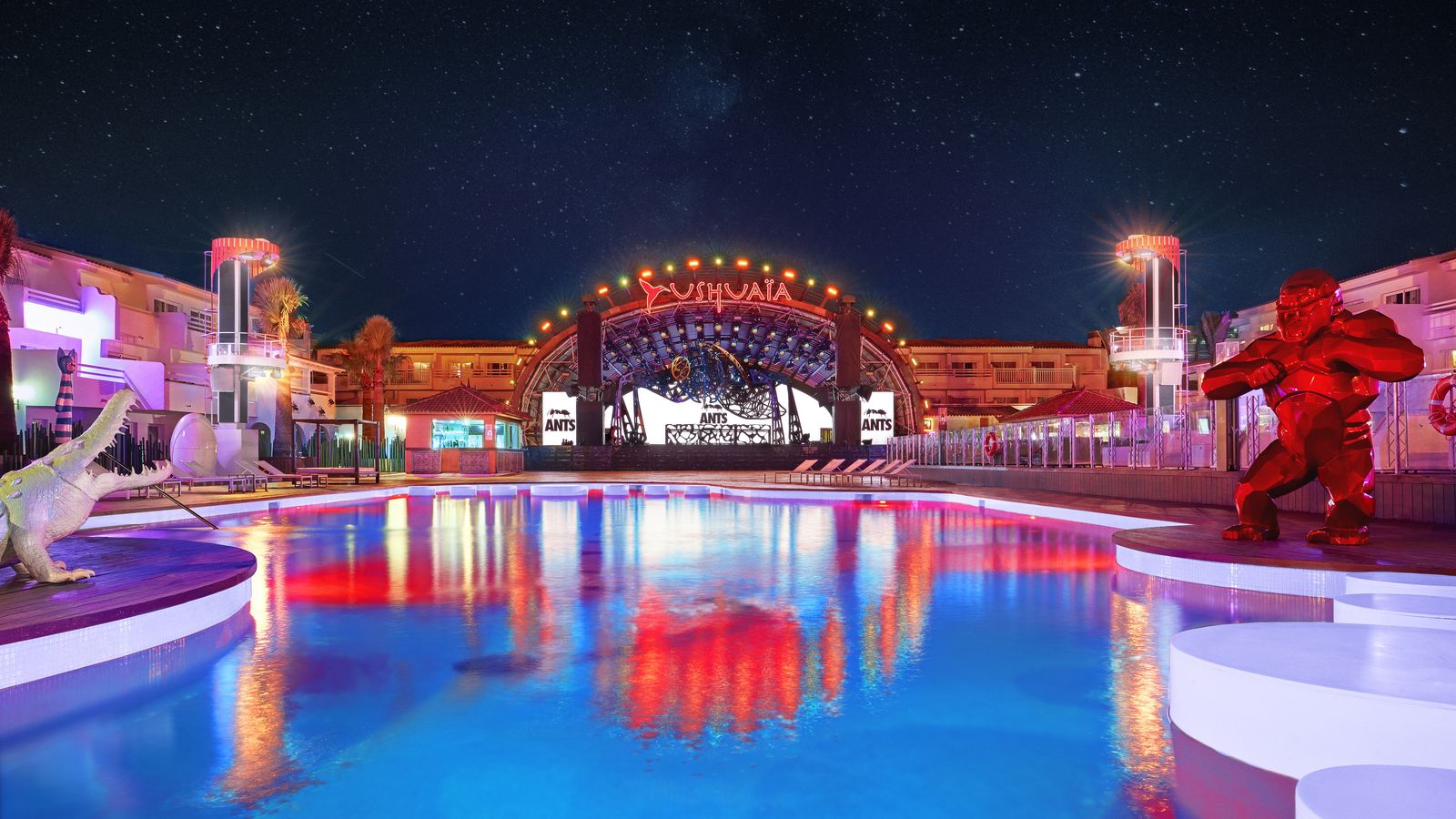 Nueva puesta en escena de los desfiles.