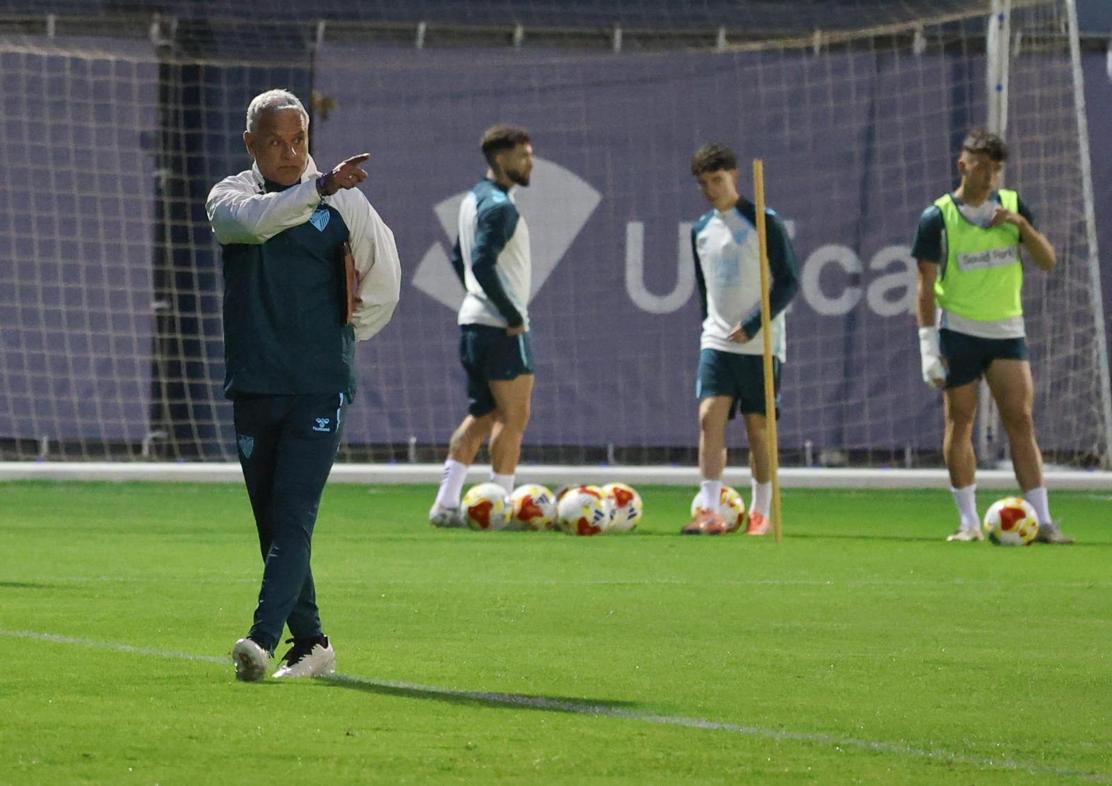 El Málaga CF prepara la cita de Copa ante el Estepona con los menos habituales apretando El Málaga CF prepara la cita de Copa ante el Estepona con los menos habituales apretando