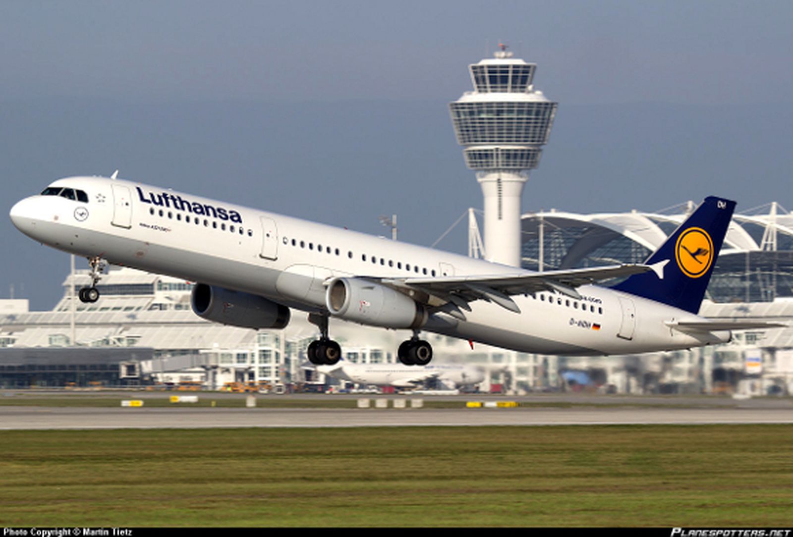 Lufthansa ampliará sus vuelos desde Sevilla con Frankfurt y Múnich a finales de marzo