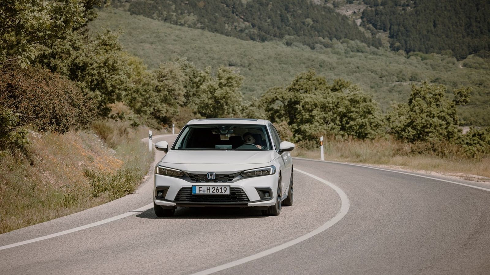 Hay más y mejores ayudas a la conducción que en su antecesor. Además, en la versión más equipada de serie los faros son matriciales.