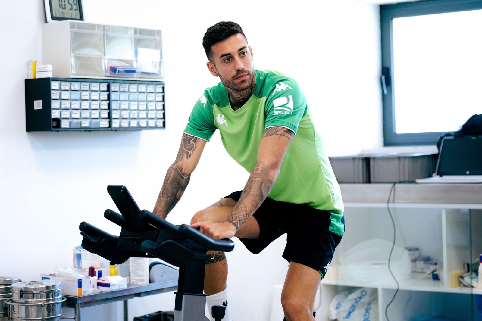 Camarasa, en la bicicleta estática.