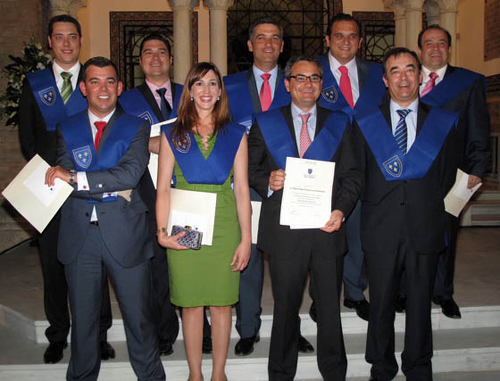 Arriba: José María Naranjo (Tany Nature), Paco Chacartegui, Jorge Camacho, Joaquín Herrera (tutor), de Todomoto; Gabriel Gordo. Abajo: Germán Sánchez, Ana García (Brassica), Miguel Ángel Otaolaorruchi ( Sunny Delighted) y Manolo Rodríguez (Endesa).

Foto: Victoria Ramírez