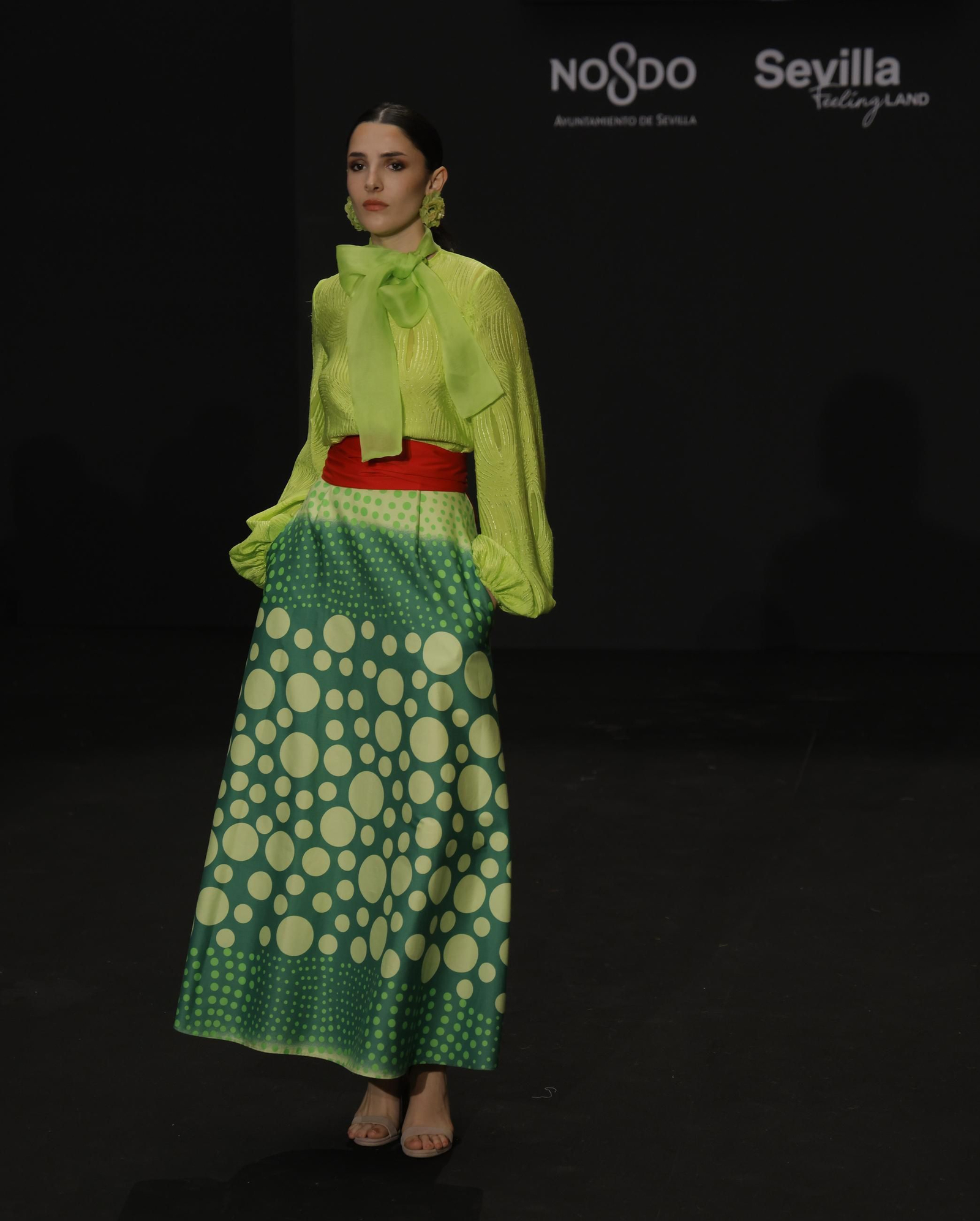 Emprende Lunares, el desfile de moda flamenca de DN Flamenca, que anticipa la Feria de Abril: todas las fotos.