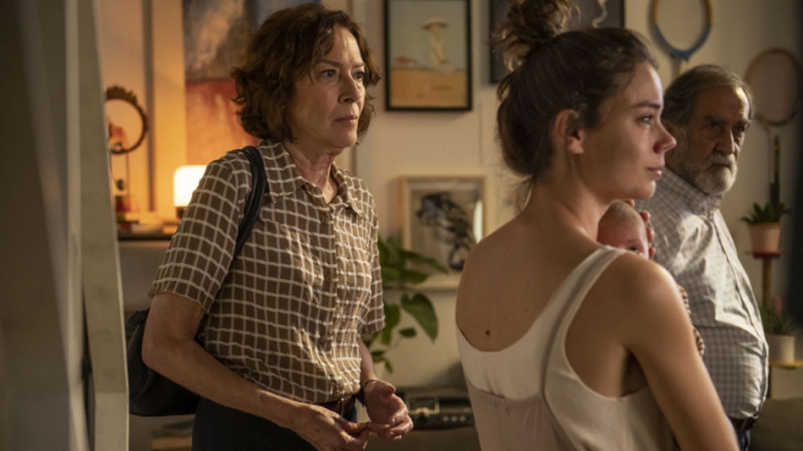 Susi Sánchez, Laia Costa y Ramón Barea en 'Cinco lobitos'