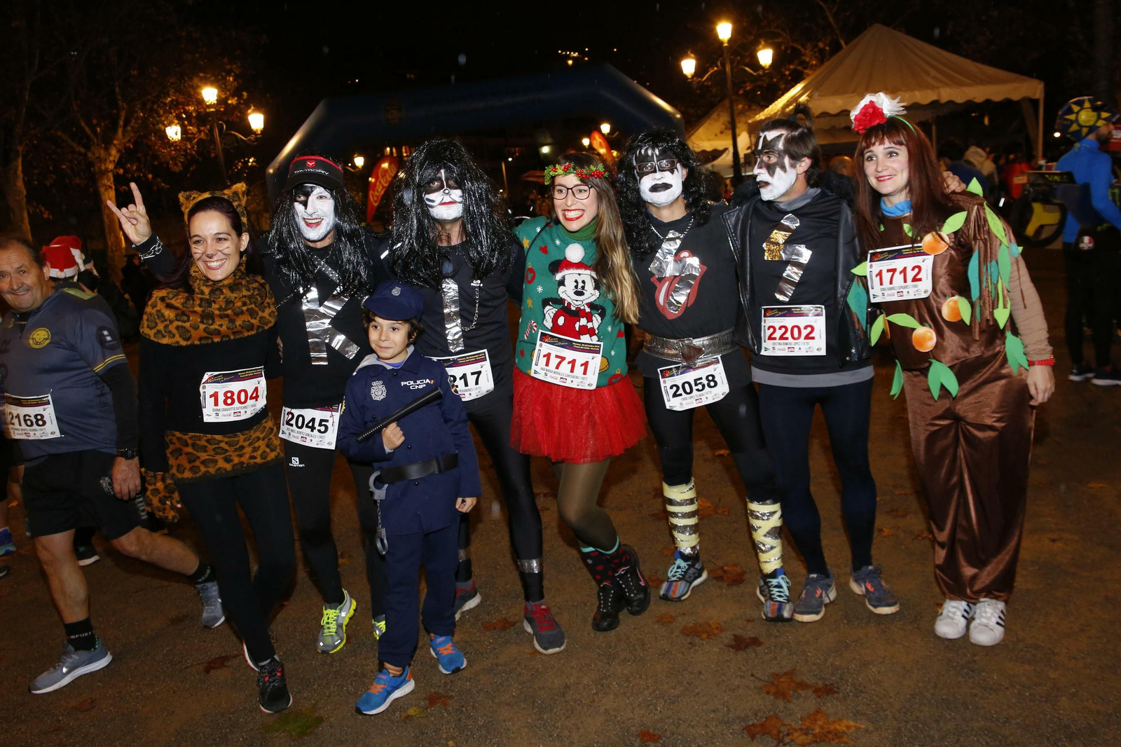 Las imágenes de los mejores disfraces en la Carrera de la Suerte de Granada