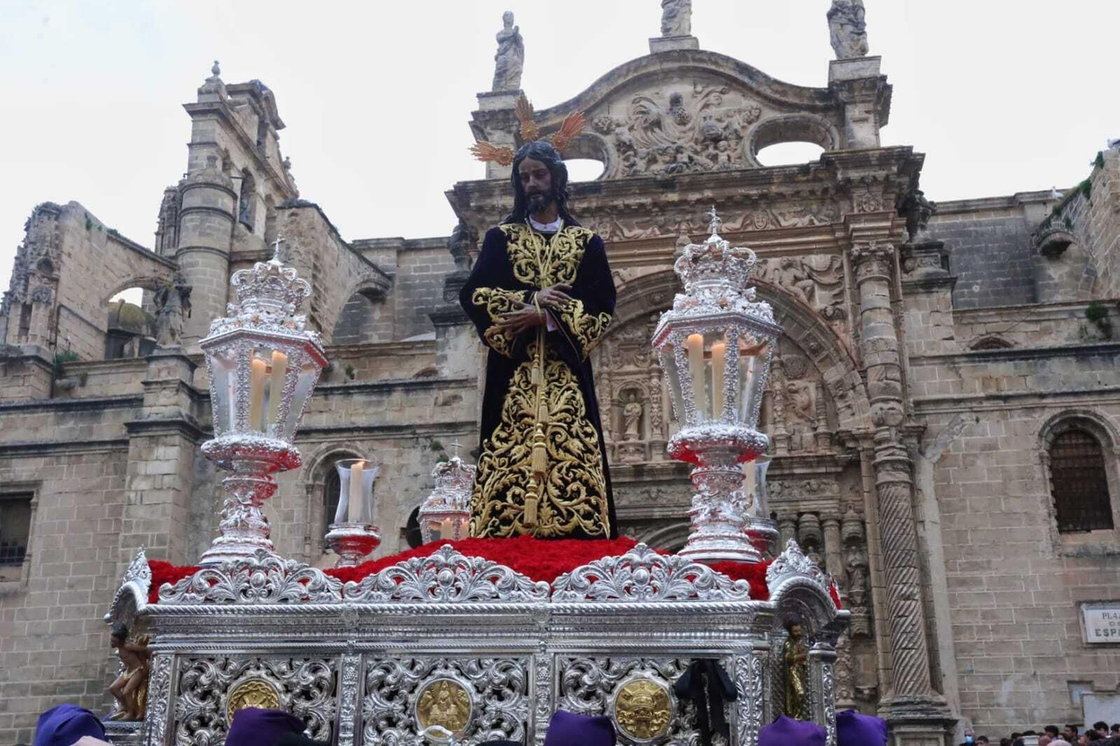 Martes Santo en El Puerto: Las imágenes del Cautivo y Dolor y Sacrificio