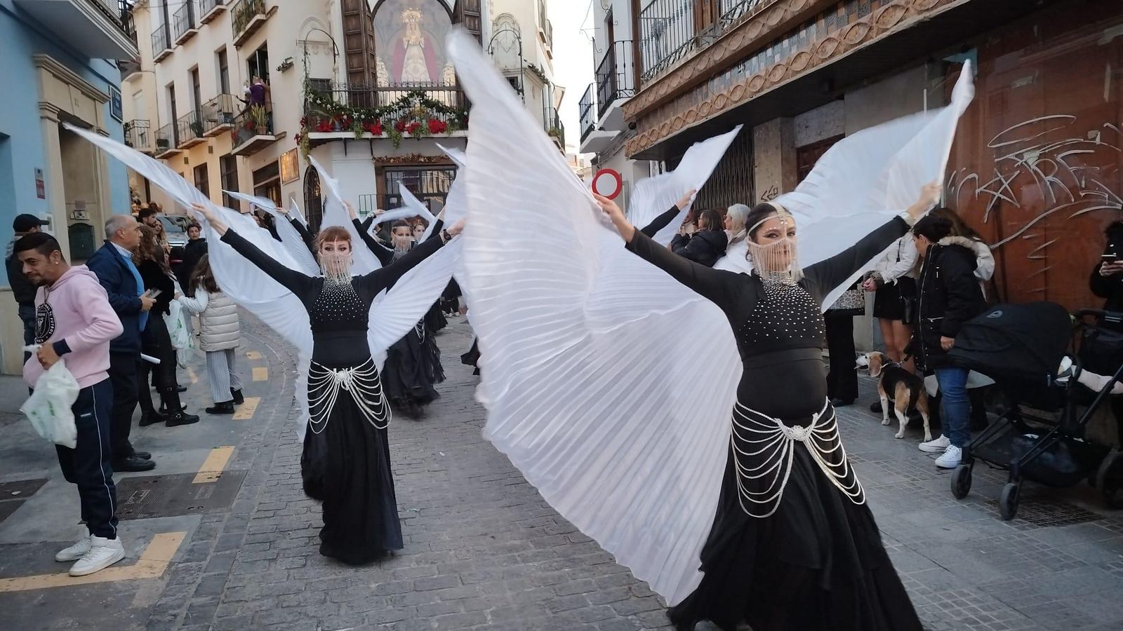 Las calles de Vélez-Málaga se llenan para recibir a los Reyes Magos