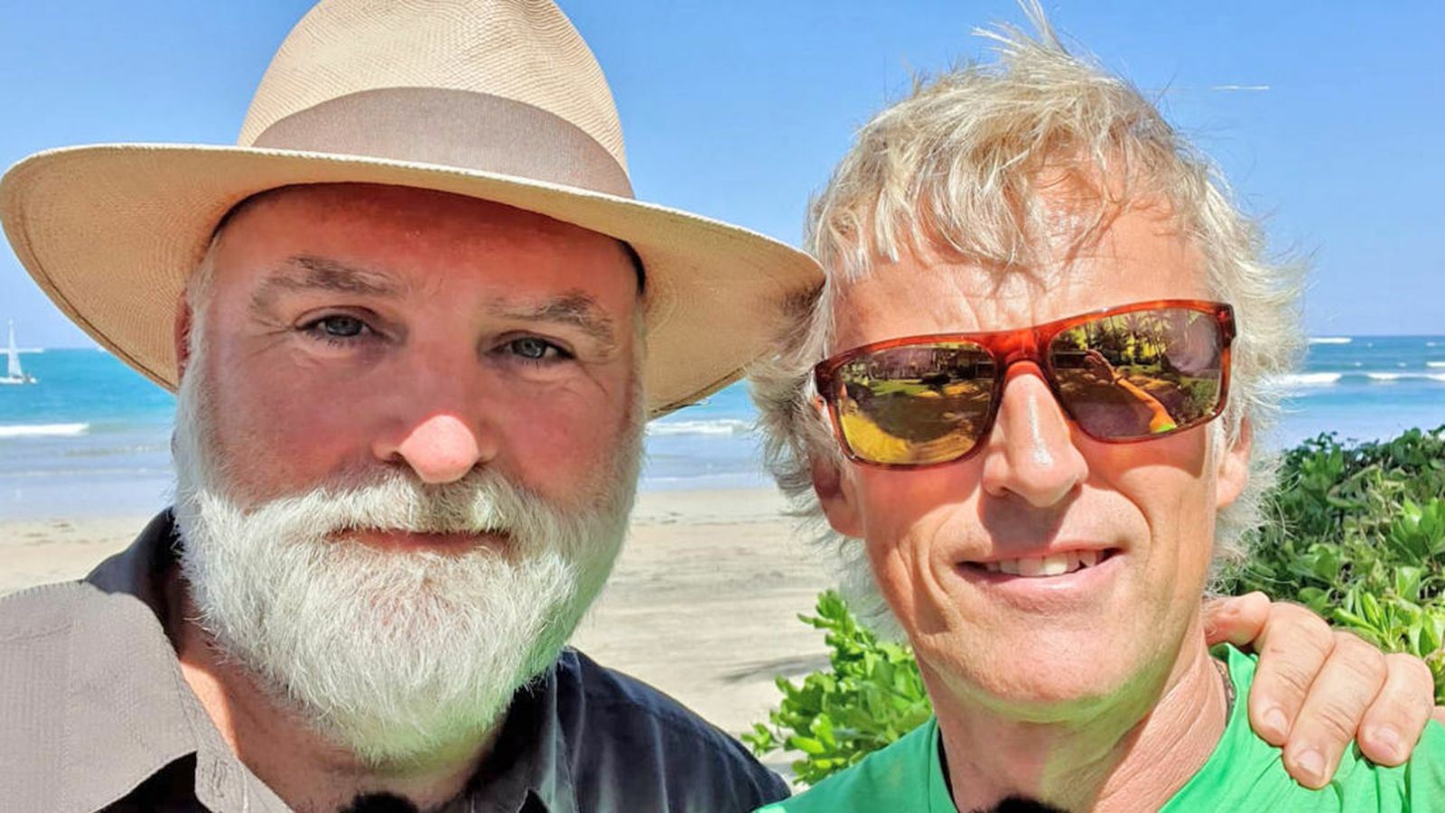 José Andrés y Jesús Calleja en la costa puertorriqueña