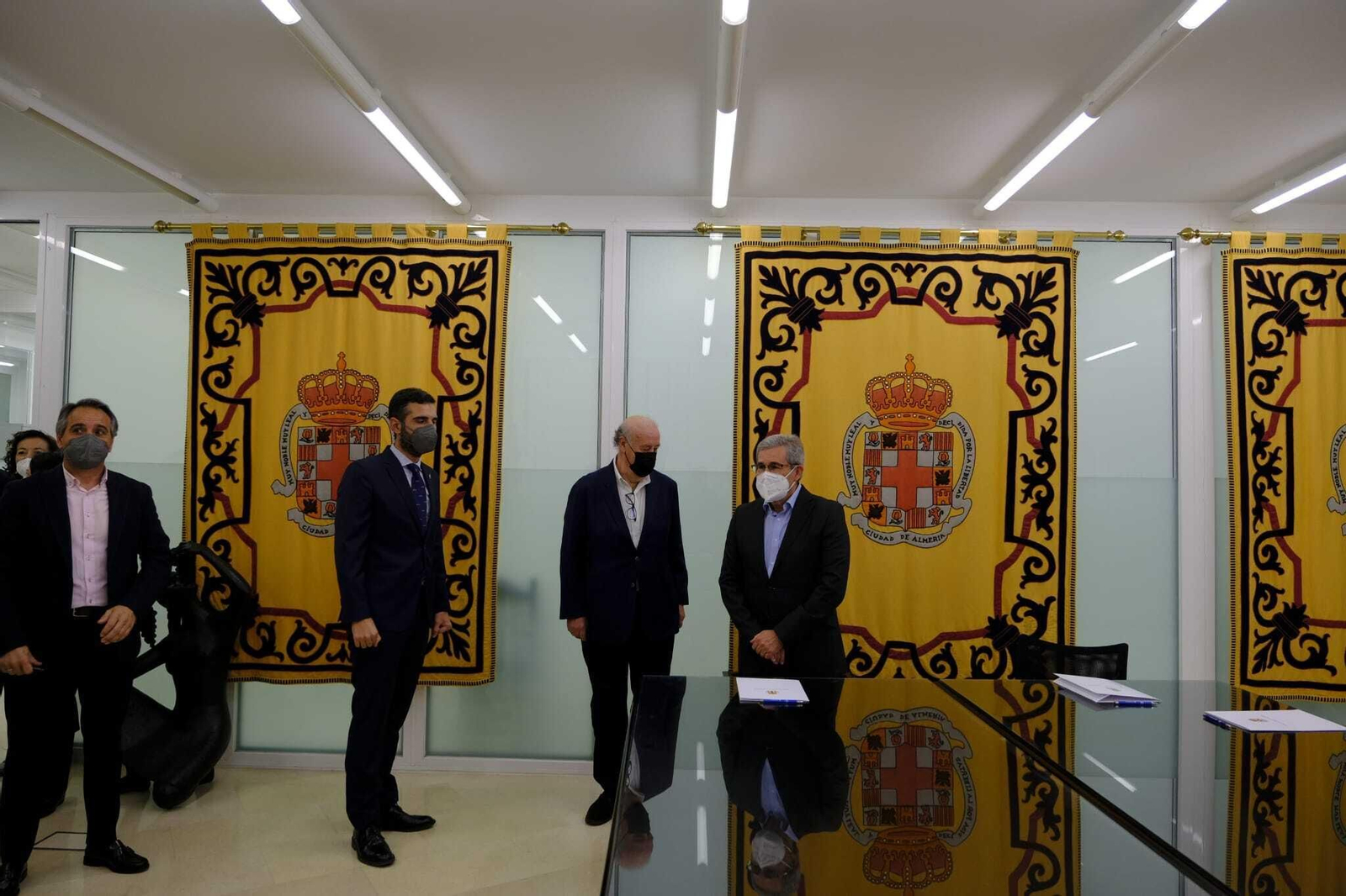Fernández Pacheco, Del Bosque y Caparrós, en el Ayuntamiento.