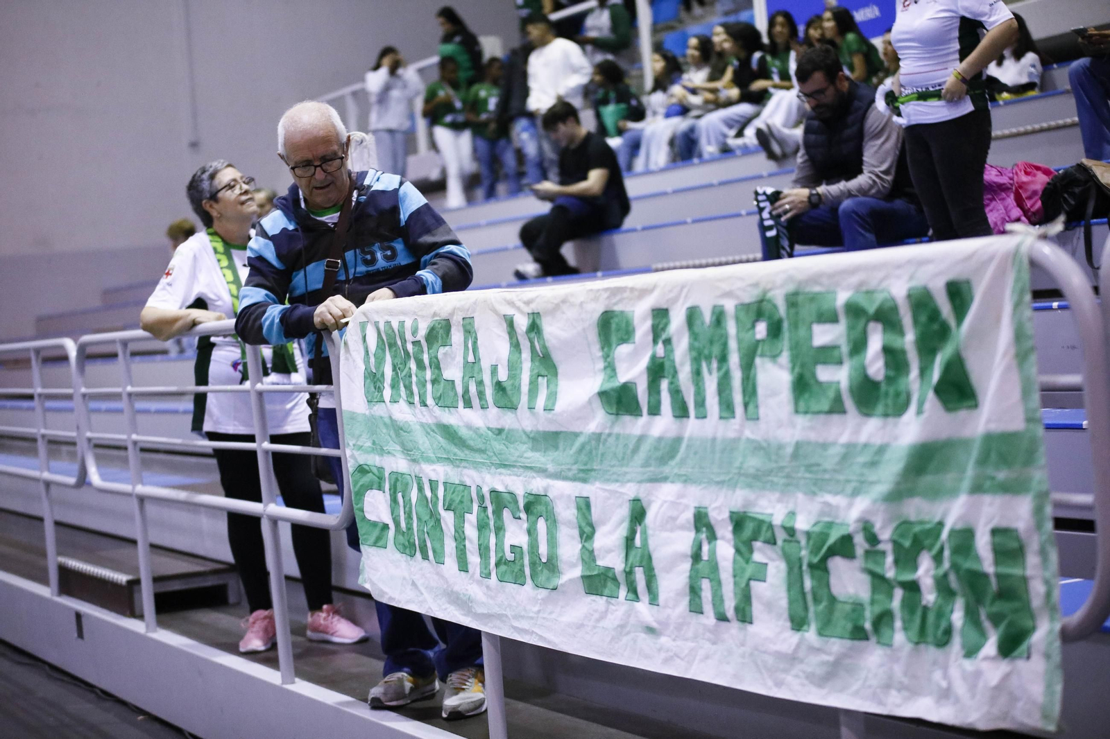 Unicaja Costa de Almería-Arenal Emeve de la Superliga, en imágenes