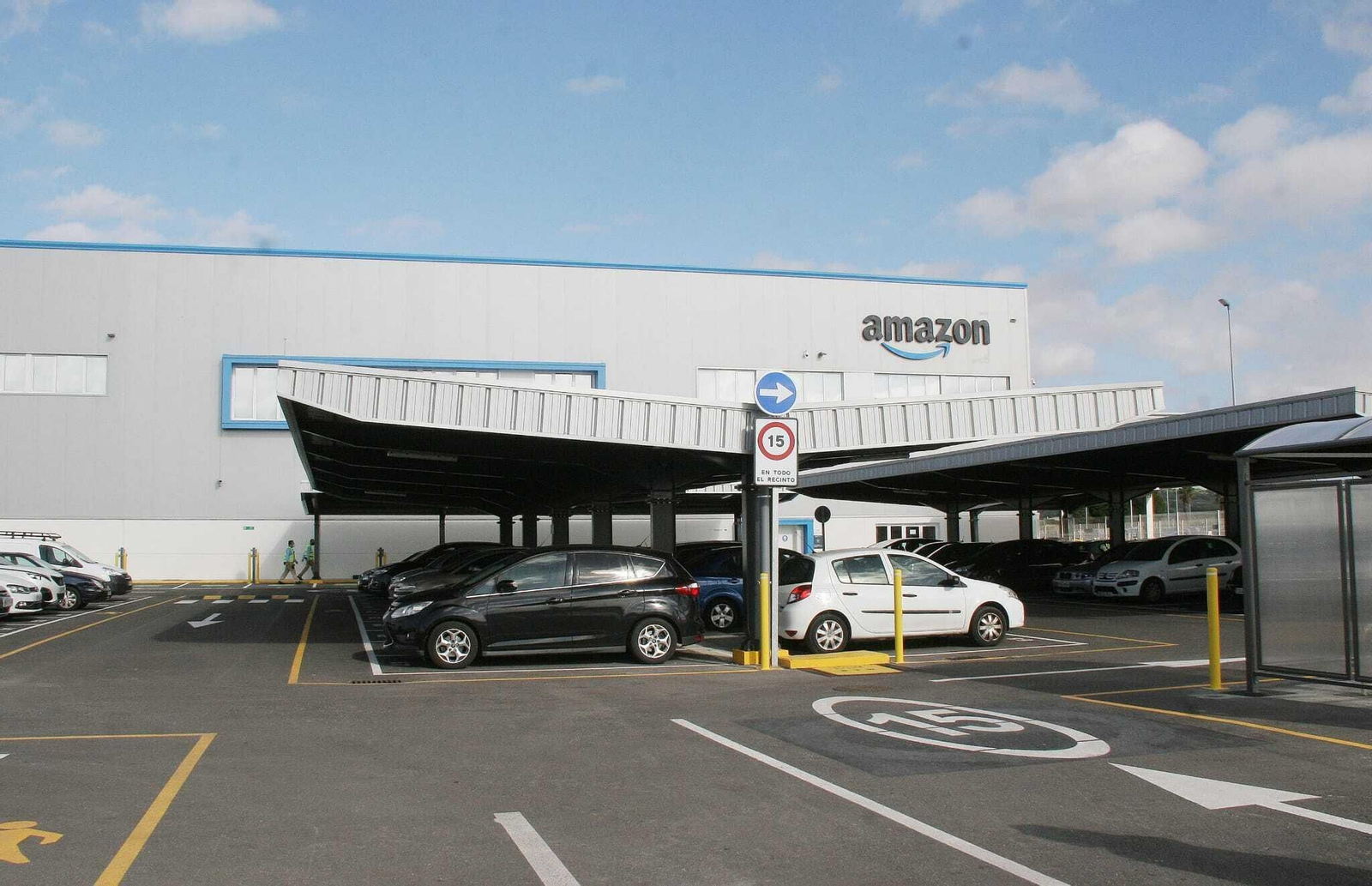 Estación logística inaugurada por Amazon el año pasado en El Puerto de Santa María.