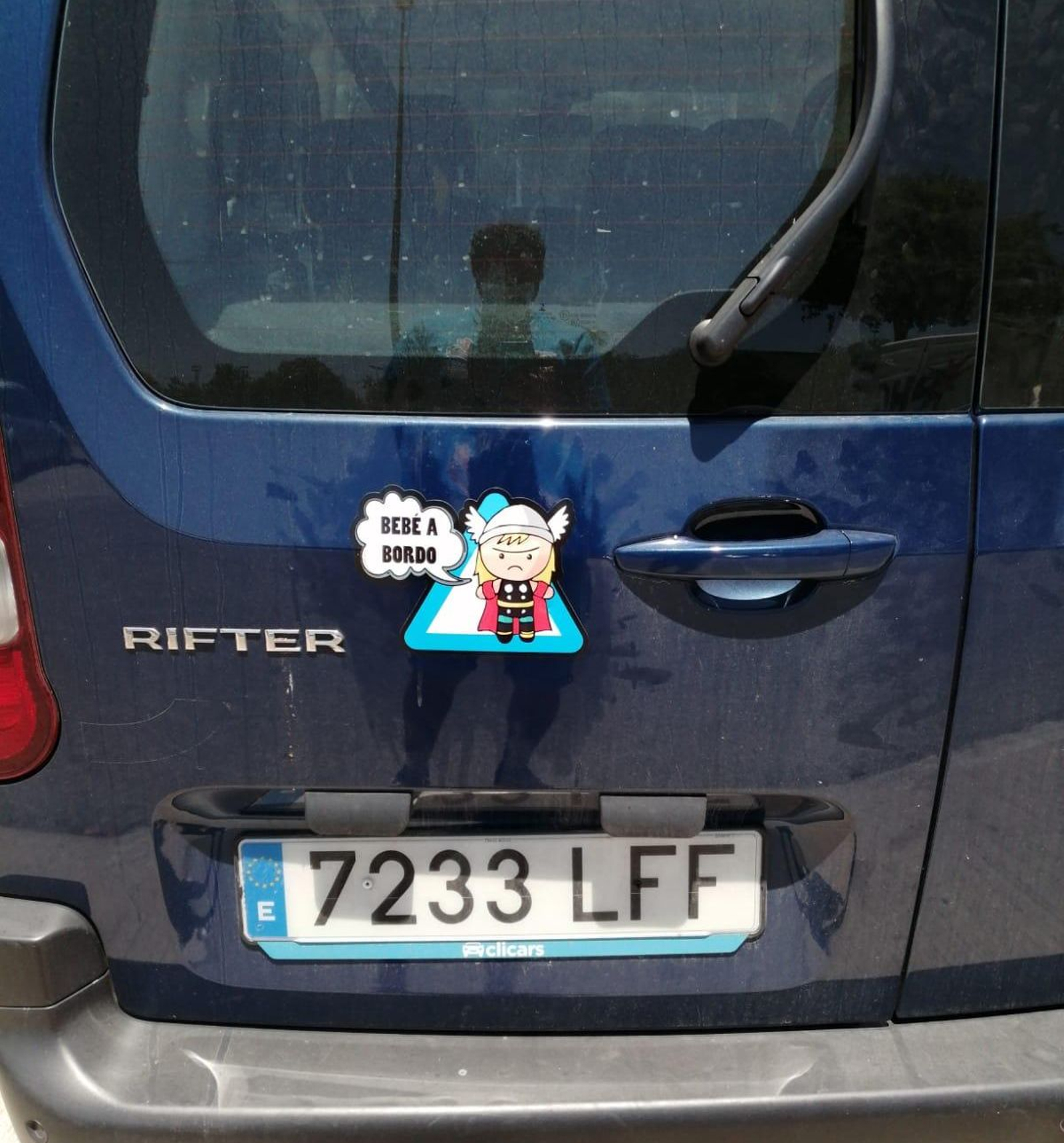 Detalle de la parte trasera del vehículo robado en Jerez.