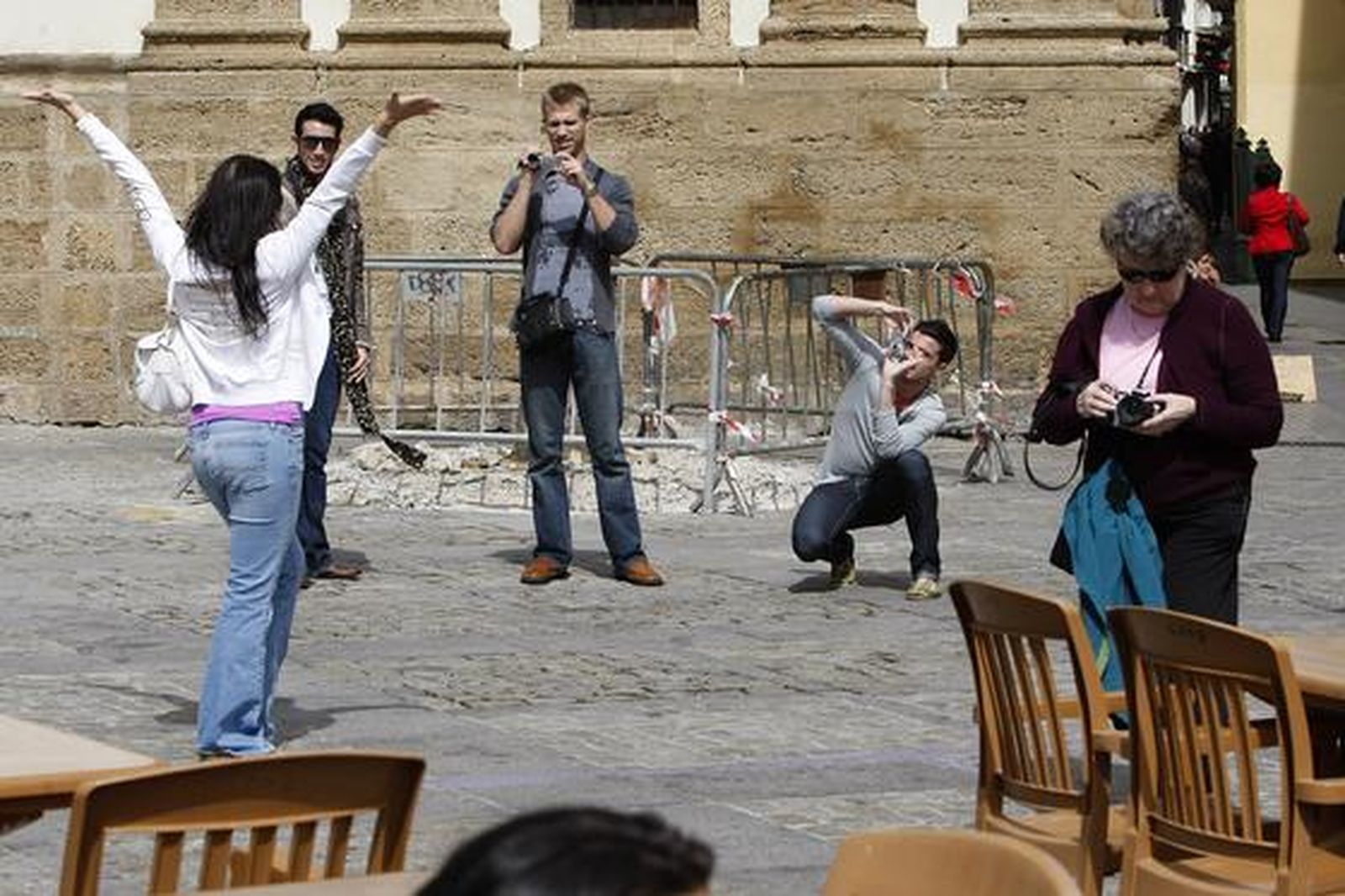 Unos 3.000 cruceristas visitan Cádiz con las escalas del ´Eurodam´ y ´Le Diamant´ en el mes por excelencia de los cruceros. 

Foto: Jose Braza