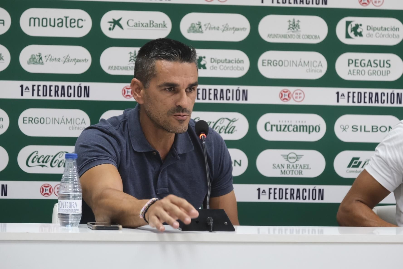 La presentación de Recio con el Córdoba CF, en imágenes