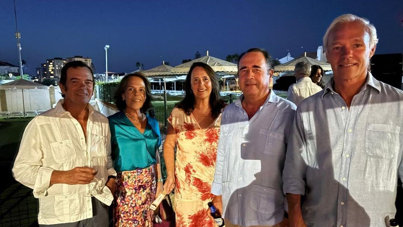 Los hermanos Montse y Salvador Guardiola Noguera con Javier Hidalgo, Ana Torreira y Gabriel Osborne.