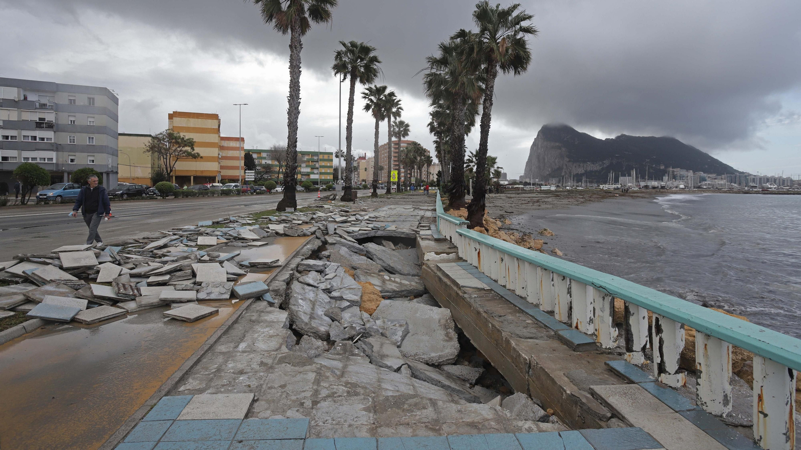 Fotos del paseo de Poniente tras el temporal
