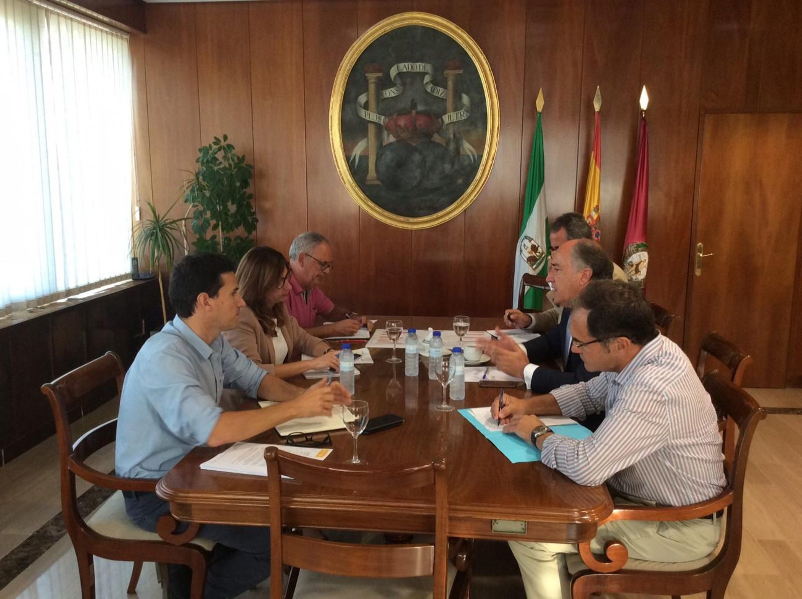 Una reunión entre responsables de Zona Franca y del Ayuntamiento de Algeciras.