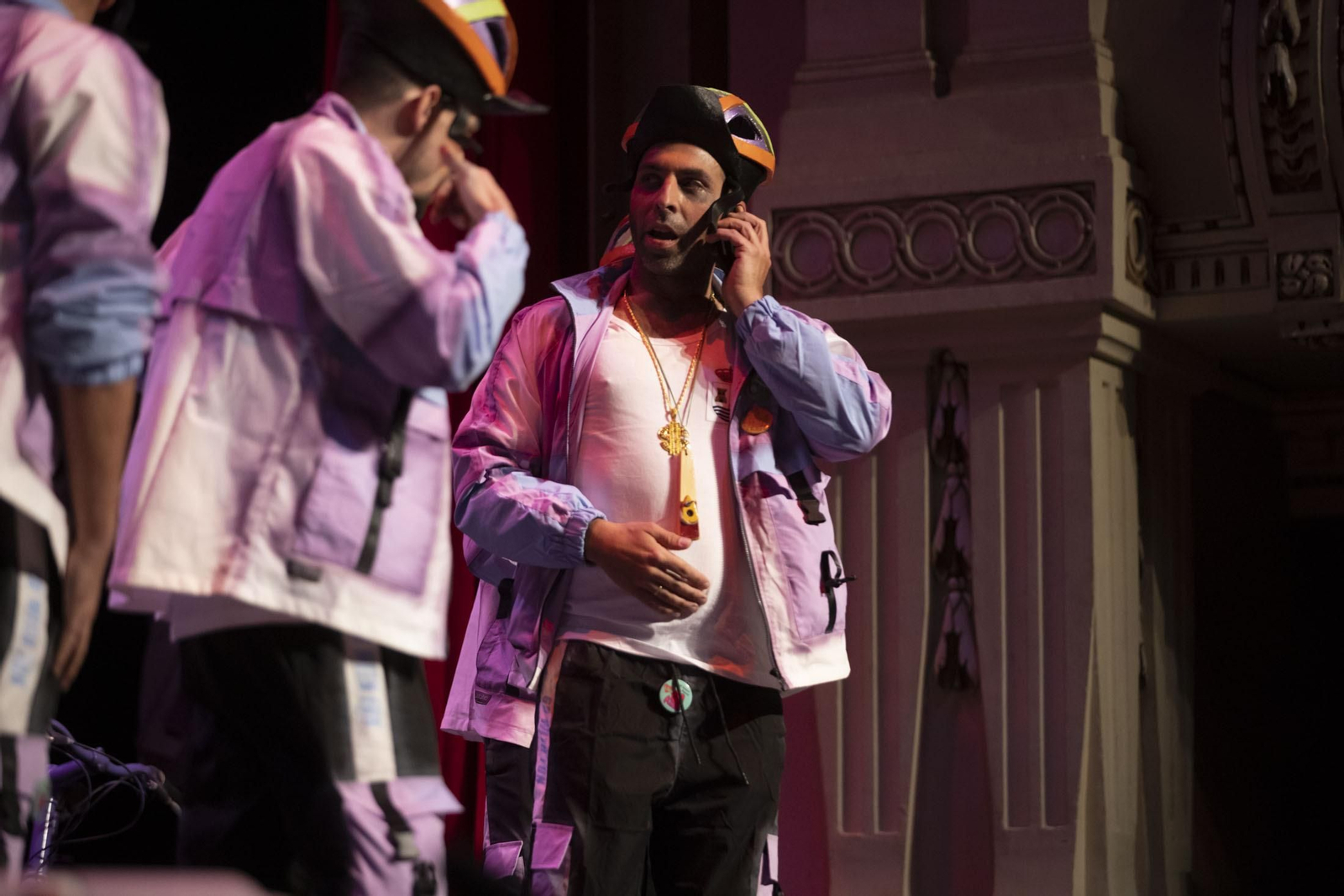 Imágenes de la actuación de la murga de Huelva '#QuedatEnCasa' en el Carnaval Colombino