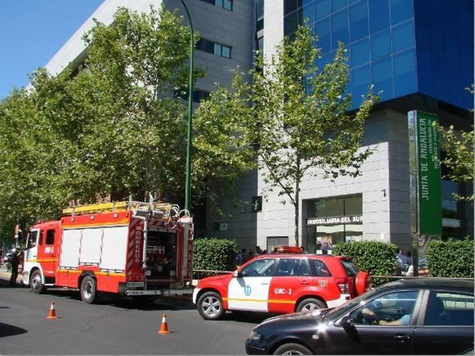 Cerca de 300 desalojados en la sede de la Consejería de Fomento por humo en un aire acondicionado