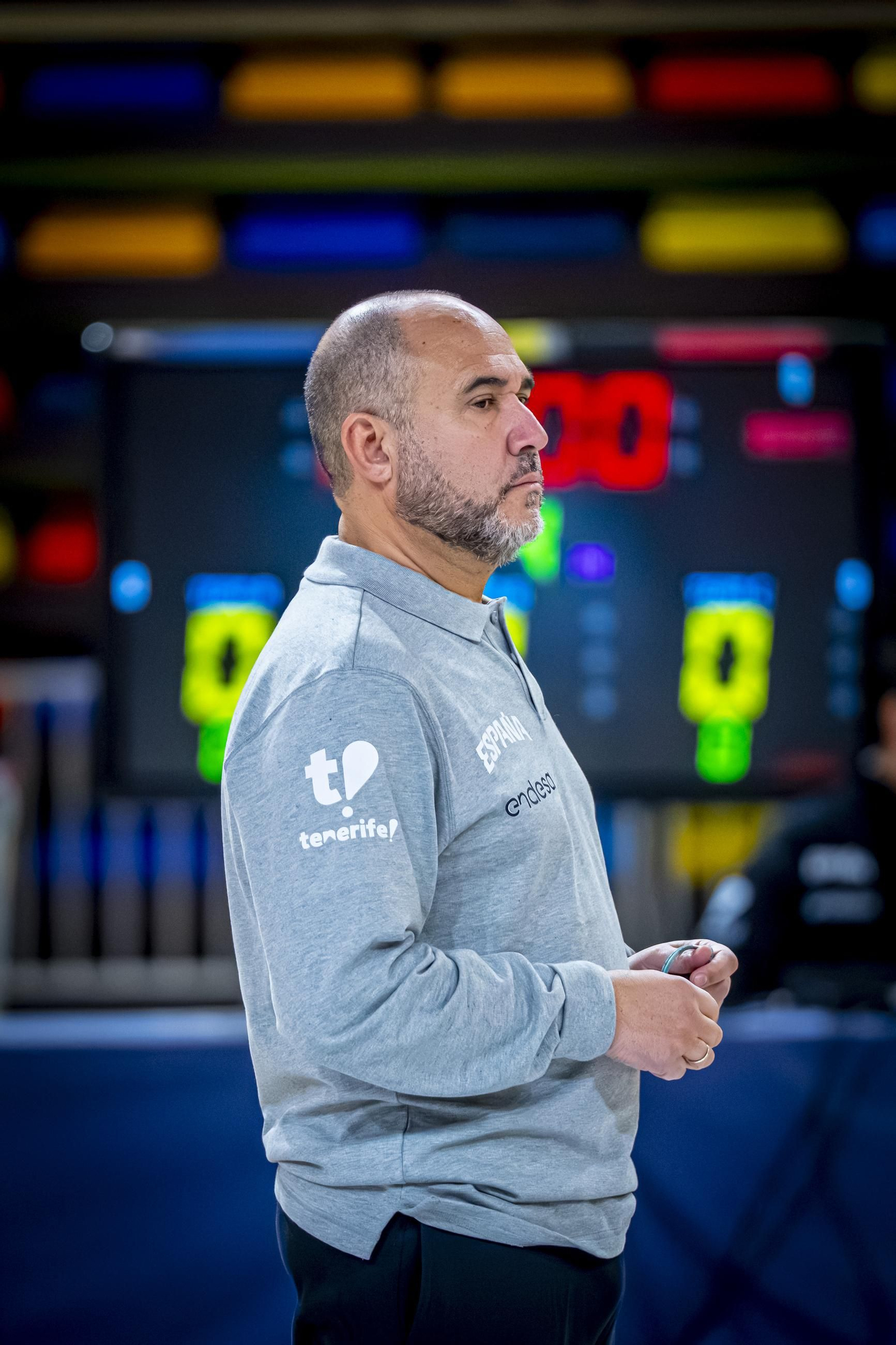 Alberto Díaz, Francis Alonso y Paco Aurioles, en la primera España de Chus Mateo