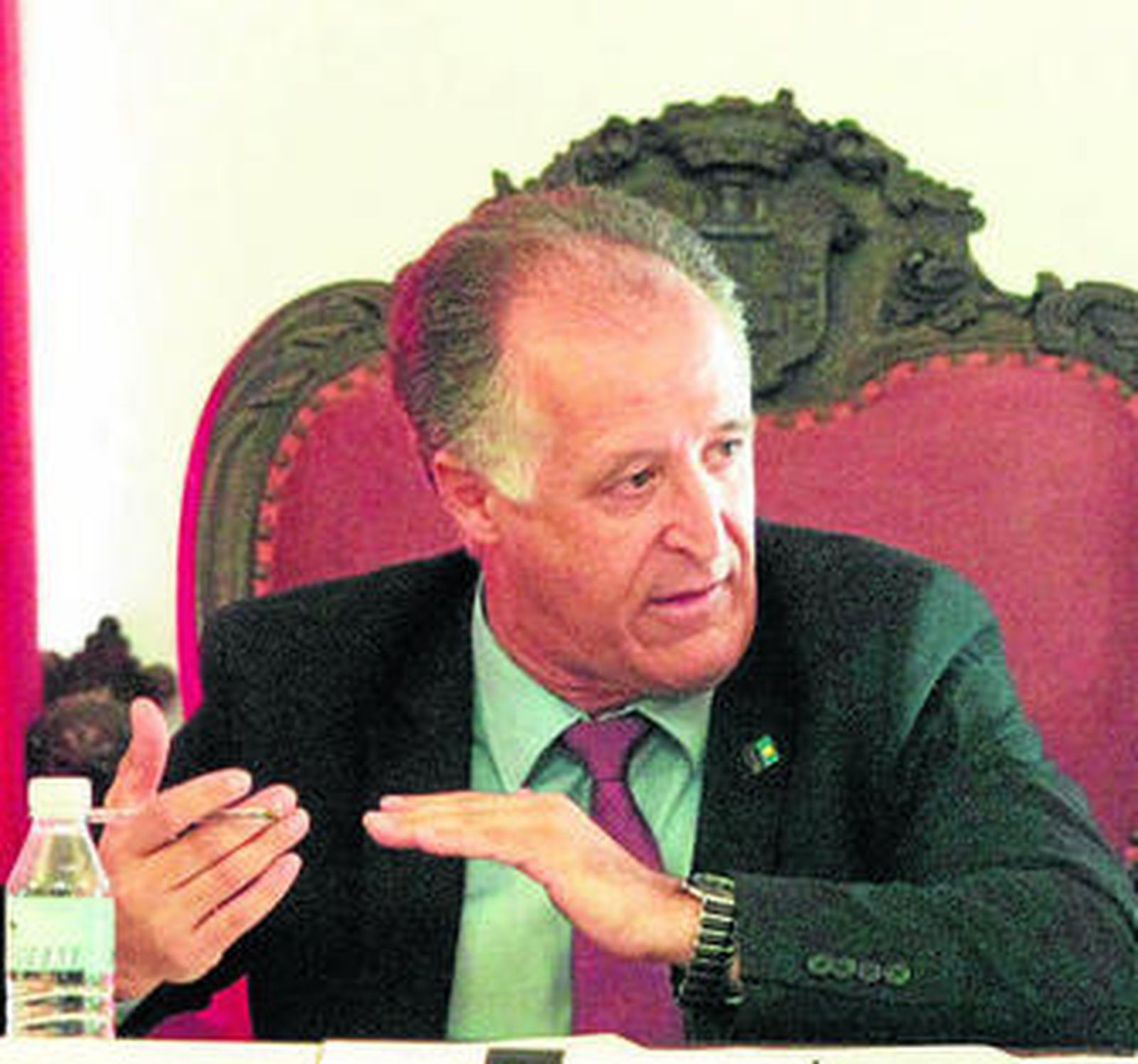 Juan Andrés Gil, ayer en el pleno celebrado en Tarifa.