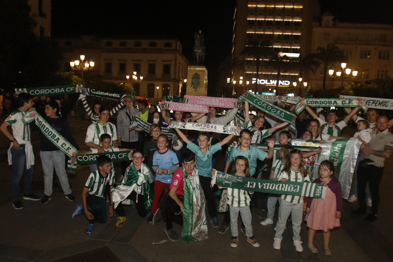 La fiesta de la afición del Córdoba CF en Las Tendillas
