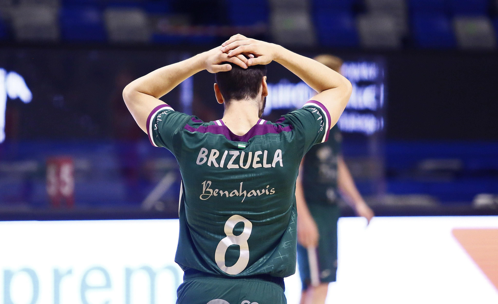 Brizuela, con las manos en la cabeza en un partido en el Carpena.