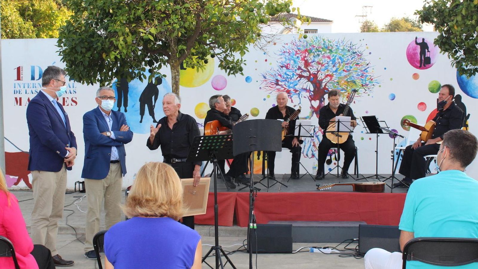 El CPA de Valverde del Camino organizó un concierto de pulso y púa.