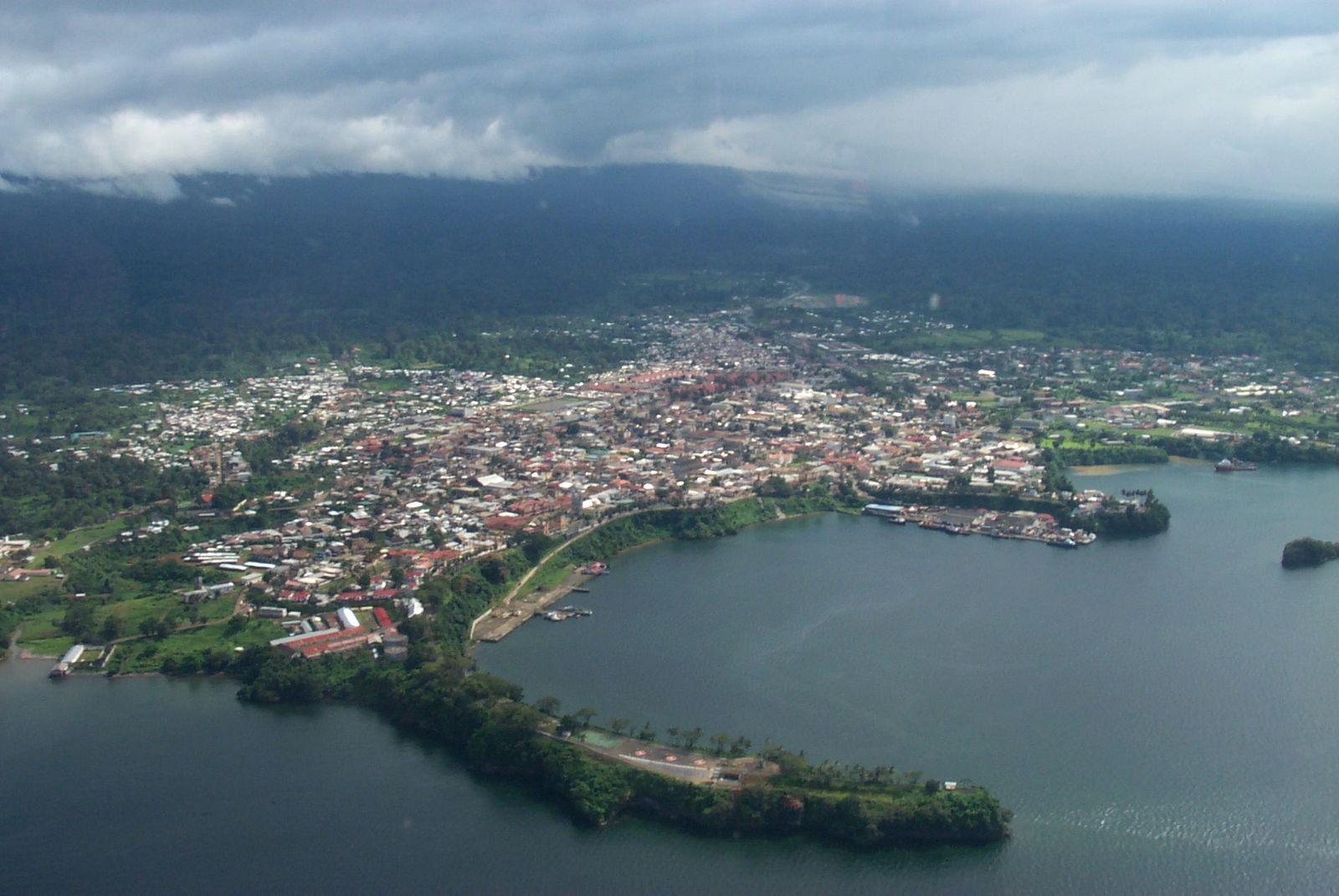 Vista aérea de Malabo, capital de Guinea