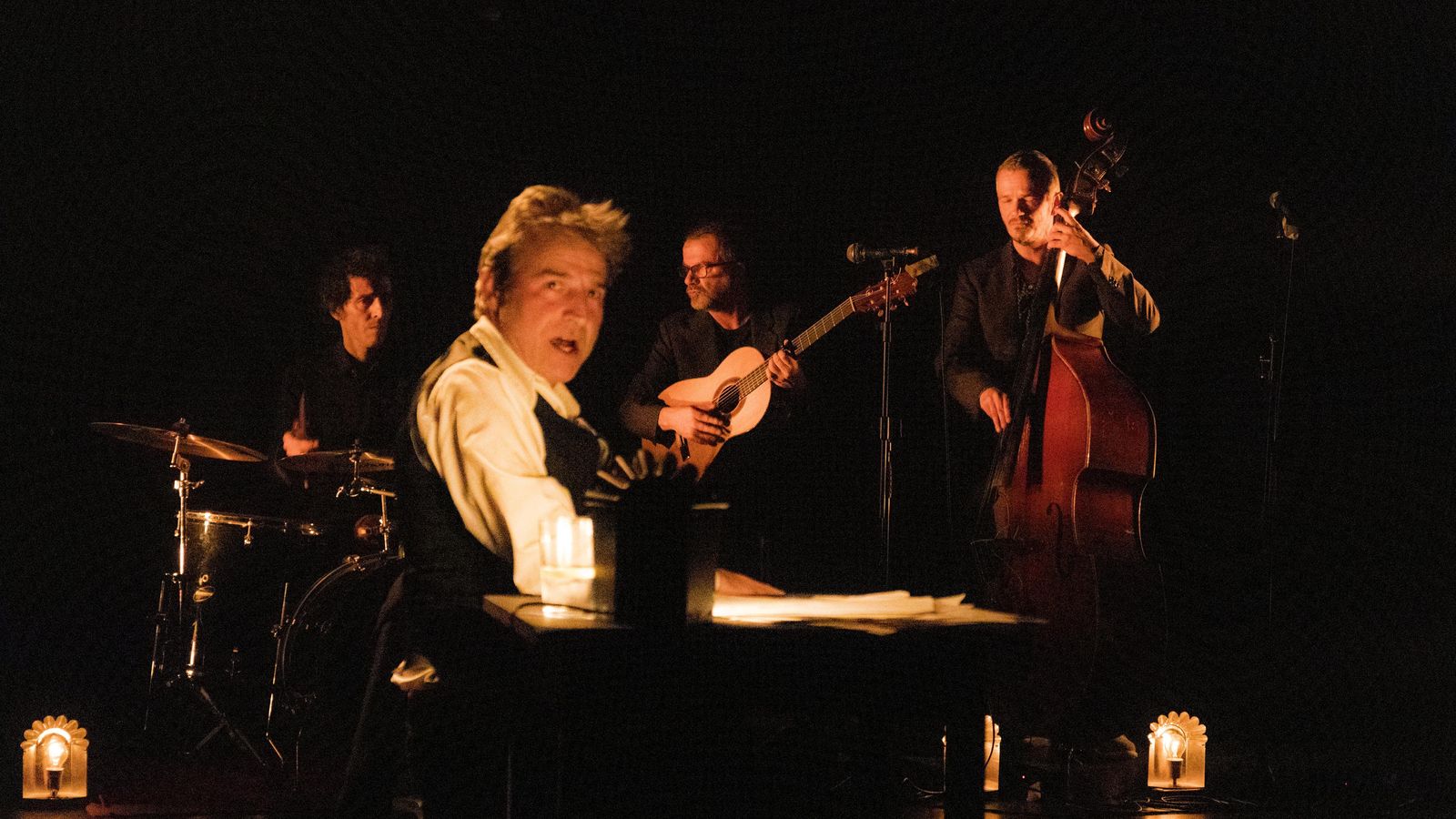 Alberto San Juan/La Banda Obrera ofrecen el espectáculo 'Nueva York en un poeta, de Federico García Lorca (Un viaje al centro del capitalismo)'.