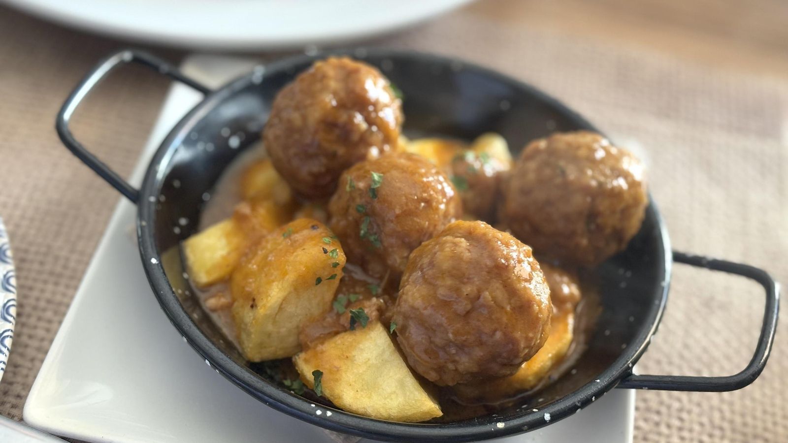 La tapa de albóndigas de Vita Vinum La tapa de albóndigas de Vita Vinum
