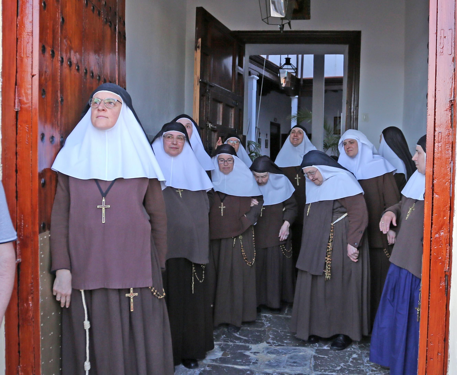 Hermanas de la Cruz en su convento.