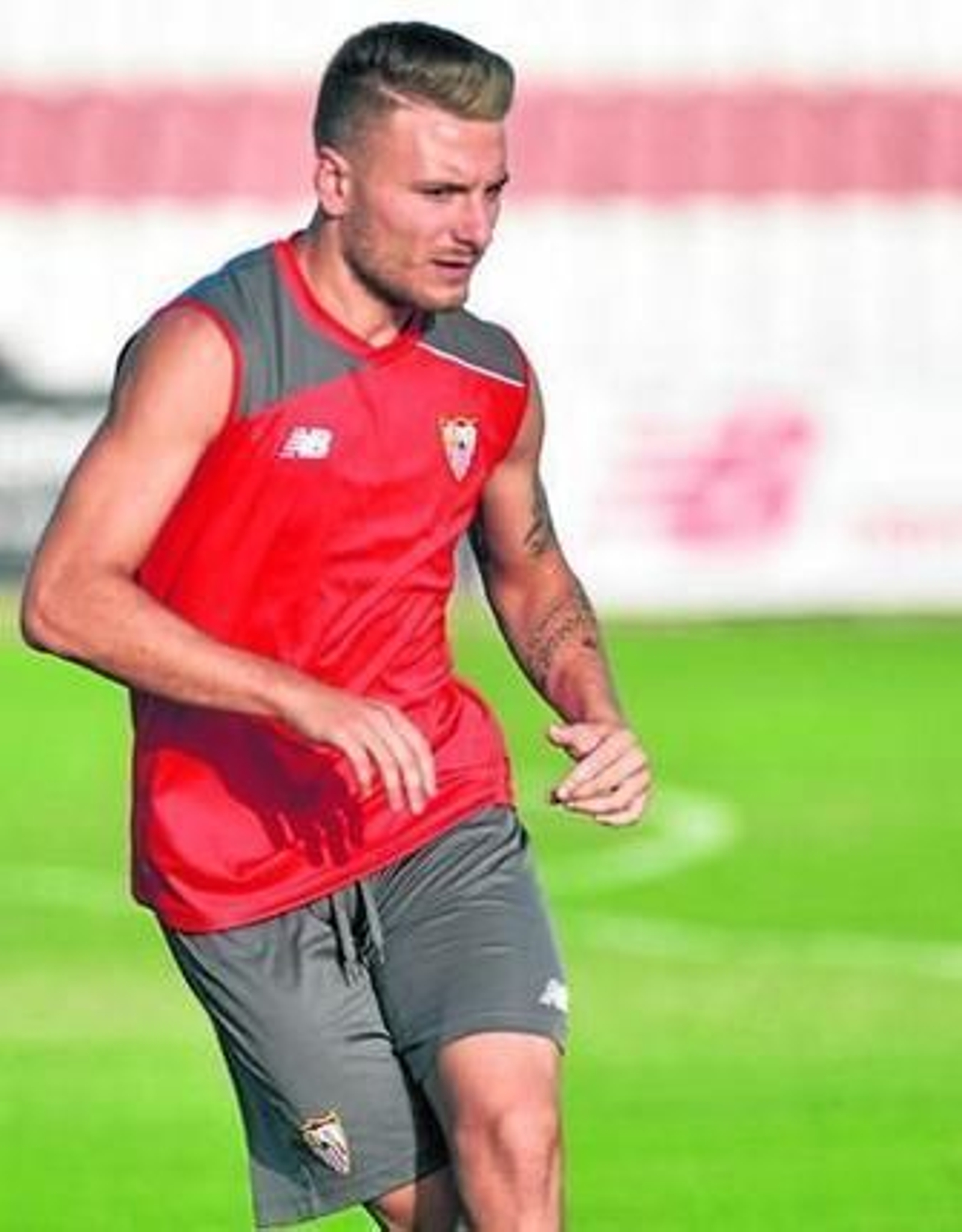 Ciro Immobile, poniéndose a punto en una sesión de trabajo.