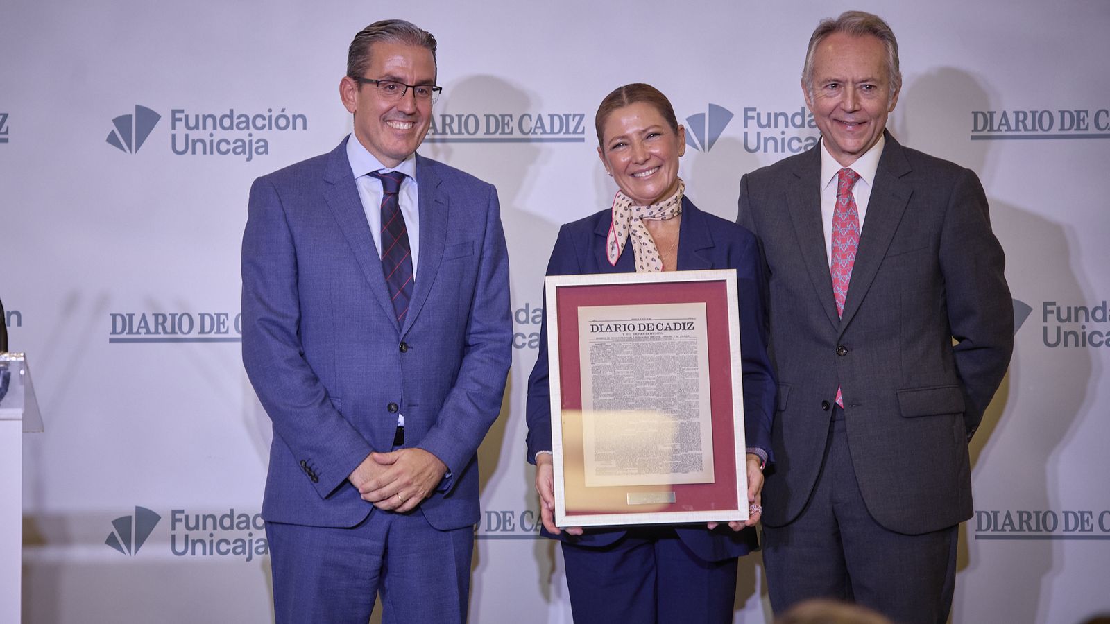 Las imágenes de la entrega del VIII Premio Federico Joly a Sara Baras en Cádiz