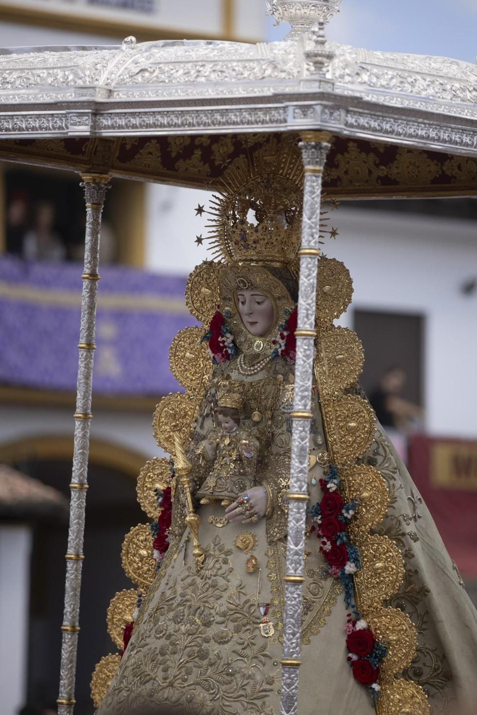 Las mejores imágenes de la procesión de la Virgen del Rocío en la aldea