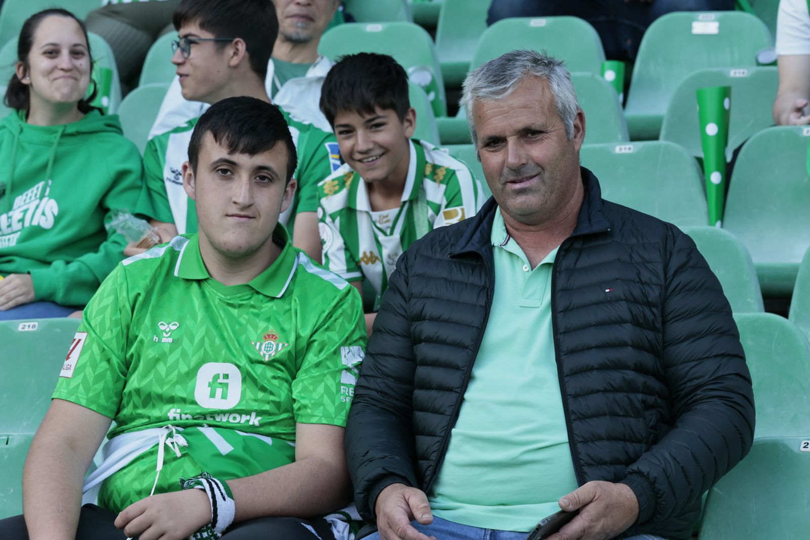 Buscáte en las gradas del Villamarín