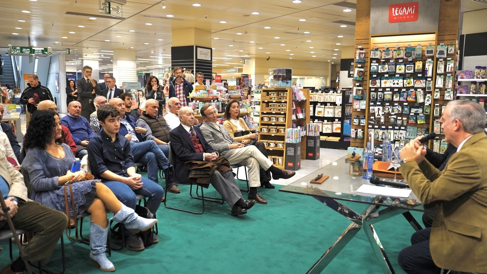 Fotos de la presentacion del libro de Alfonso Escuadra