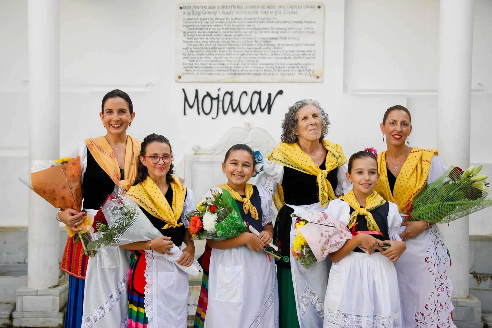 La Subida del Agua de las fiestas de Mojácar, en imágenes